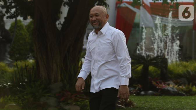 Mantan Koordinator Staf Khusus Presiden, Teten Masduki tiba di Kompleks Istana Kepresidenan, di Jakarta, Selasa (22/10/2019). Kedatangan Teten ini menyusul sejumlah tokoh sebelumnya yang berdatangan ke Istana sejak Senin kemarin. (Liputan6.com/Angga Yuniar)