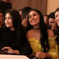 Sempat heboh ratusan gay tertangkap, Kartika Putri sadar kenapa dirinya masih jomblo.