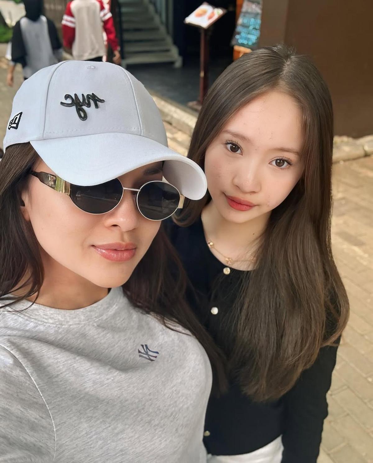 Potret Sasha Alexa Bersama Anak yang Dipuji Sama-Sama Cantik