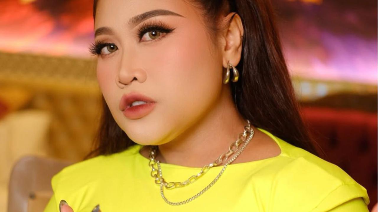 Inspirasi fashion panggung Boiyen yang unik dan cetar.
