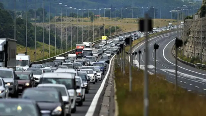 Ternyata bukan cuma Indonesia, negara lain yang melakukan kebiasaan mudik juga mengalami kemacetan.