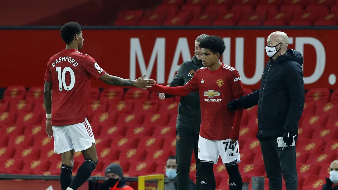 Shola Shoretire Debut Bersama MU