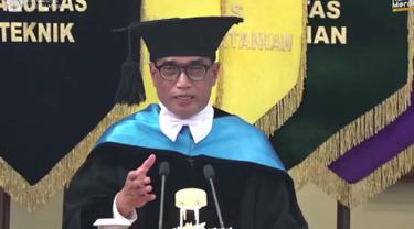 Menteri Perhubungan (Menhub) Budi Karya Sumadi mendapatkan Gelar Doktor Kehormatan (Doctor Honoris Causa) dari Universitas Gadjah Mada (UGM) pada Senin 23 Mei 2022.