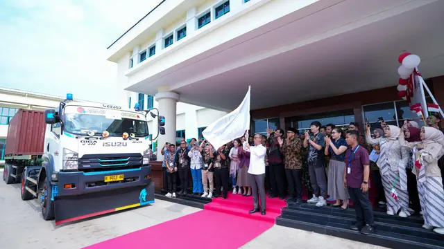 Menteri Perindustrian Agus Gumiwang Kartasasmita
