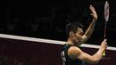 Tunggal putra Malaysia, Lee Chong Wei, menyapa penonton usai kalah dari tunggal India, Prannoy H S, pada laga BCA Indonesia Open di JCC, Jakarta, Kamis (15/6/2017). Chong Wei kalah 10-21 dan 18-21. (Bola.com/Vitalis Yogi Trisna)