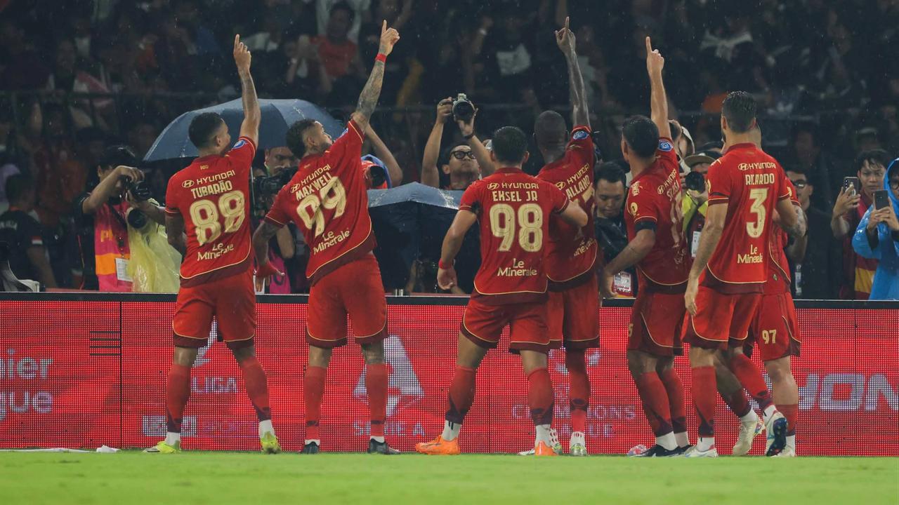 FOTO: Persija Jakarta Tundukkan Persebaya Surabaya Tiga Gol Tanpa Balas