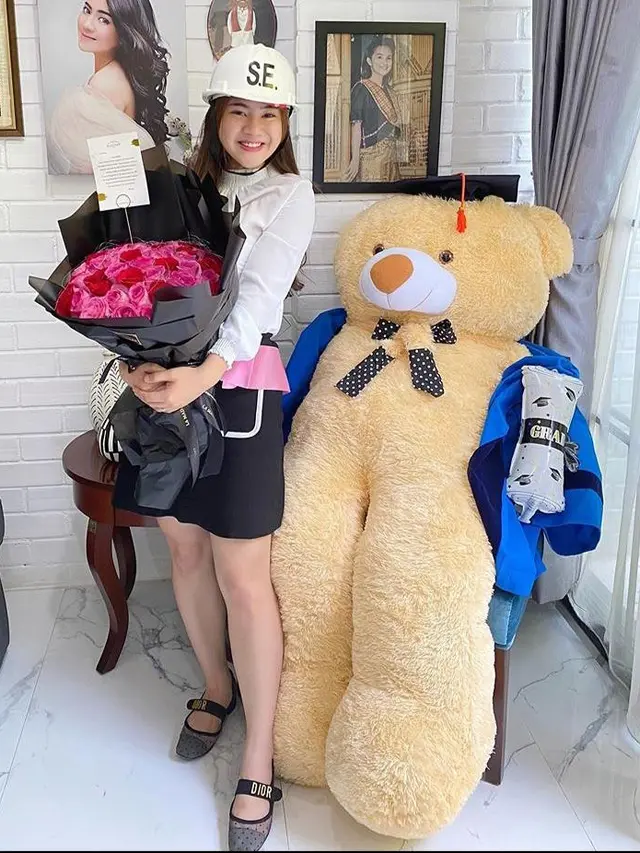 Momen Bahagia Felicya Angelista Sidang Skripsi, Sempat Gugup. (Sumber: Instagram/felicyangelista_)