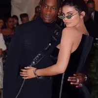Travis Scott sendiri selalu mengatakan bahwa dirinya beruntung bisa bersama dengan Kylie Jenner. (instagram/kyliejenner)