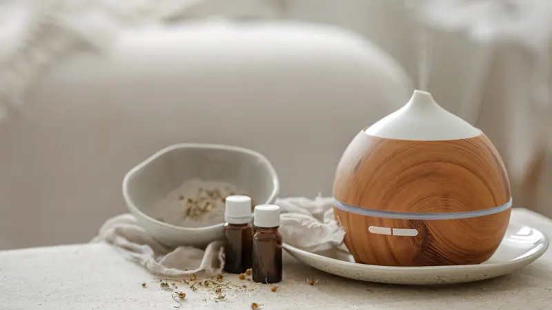 5 Pilihan Aromaterapi yang Menaikkan Mood, Bisa Buat Inspirasi Aroma  Diffuser di Kamarmu - Lifestyle Fimela.com