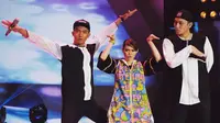 Rine Nose menggandeng Uus dan Gilang Dirga menjadi trio saat tampil di Dance Ikon.