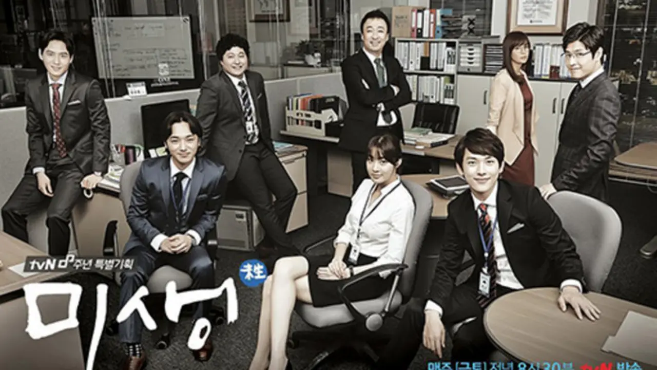 [Bintang] Editor Says: Stress dengan Aktivitas Kantor, Drama Korea Ini Bakalan Buat Kamu Lebih Bersyukur