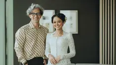 Masih ada catatan menarik dari pernikahan putri Gubernur DKI Jakarta, Anies Baswedan, yakni Mutiara Baswedan dengan Ali Saleh Alhuraiby di Jakarta pada Jumat (29/7/2022). Kali ini soal kebaya yang dipakai Mutiara Baswedan atau yang akrab disapa Tia. Ada makna mendalam dari guratan yang menempel di kebaya rancangan Didiet Maulana itu. (Foto: Dok. Instagram @aniesbaswedan).