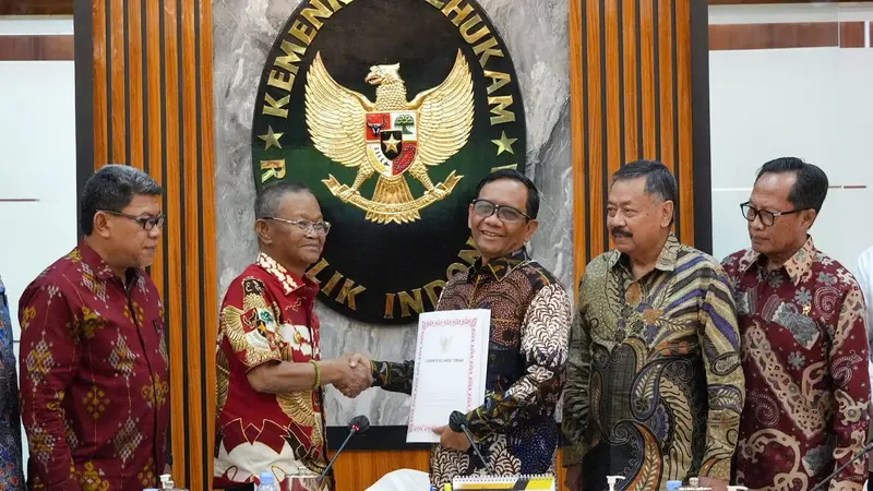 Rusdy Mastura menemui Menko Polhukam Mahfud Md di Jakarta. (Istimewa)