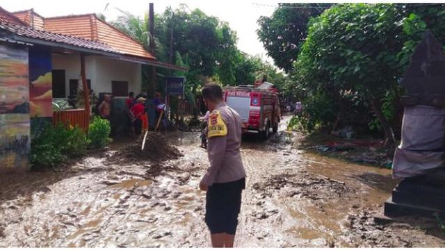 nusa Penida diterjang banjir