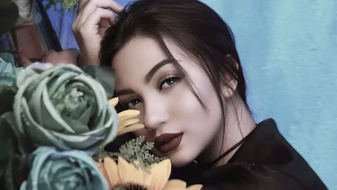 [Bintang] Bikin Panas Dingin, 5 Potret Seksi Ariel Tatum Saat Photoshoot
