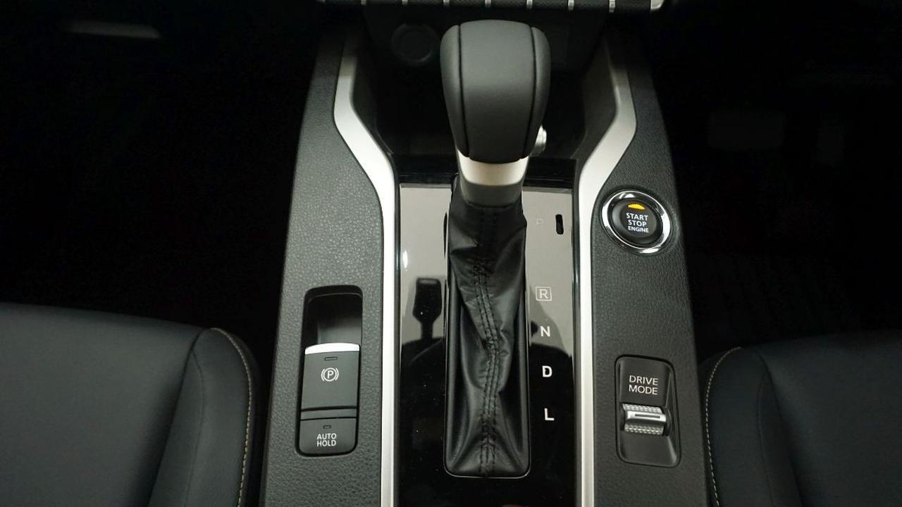 Melakukan pengecekan pada Oli Transmisi CVT