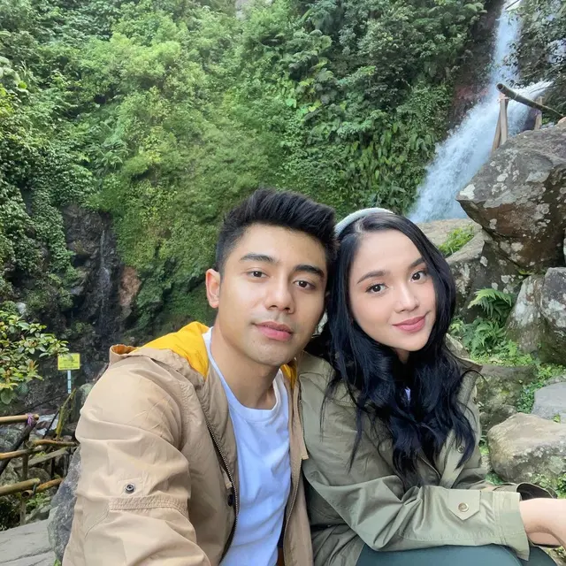 Terpaut Usia Jauh, 6 Pasangan Kekasih Selebriti Ini Didoakan Langgeng