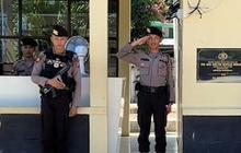 Salah Posisi Hormat, Bintara Petugas Jaga di Pos Penjagaan Langsung Dihukum Komandan Polisi