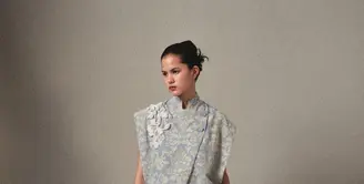 SAPTO DJOJOKARTIKO dengan bangga mempersembahkan Koleksi Terbatas Ramadan 2025, yang dirancang khusus untuk menyambut bulan suci dengan penuh gaya dan makna. [Dok/SAPTO DJOJOKARTIKO].