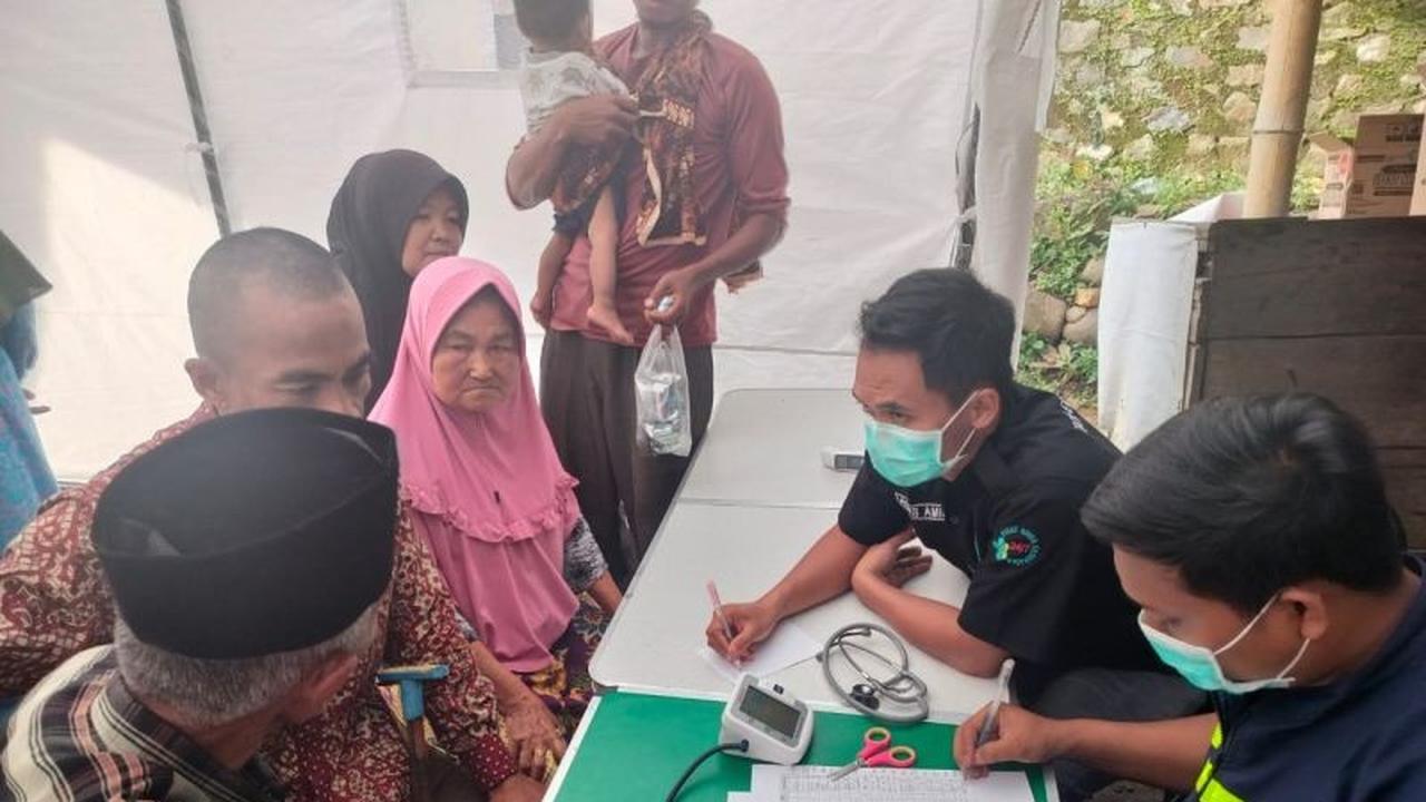 Kemenkes Buka Pos Kesehatan Agam di Lokasi Pengungsian Pascabanjir Bandang