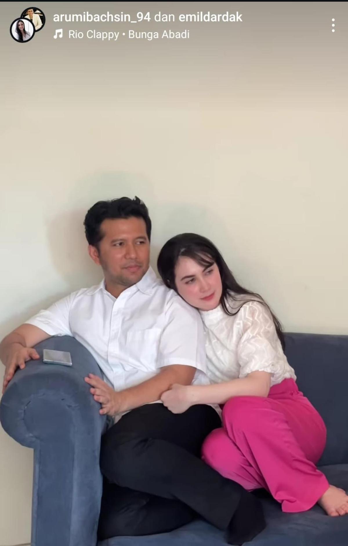 Kemesraan Arumi Bachsin Dukung Emil Dardak di Pilkada Jatim 2024, Gemas Bikin Iri