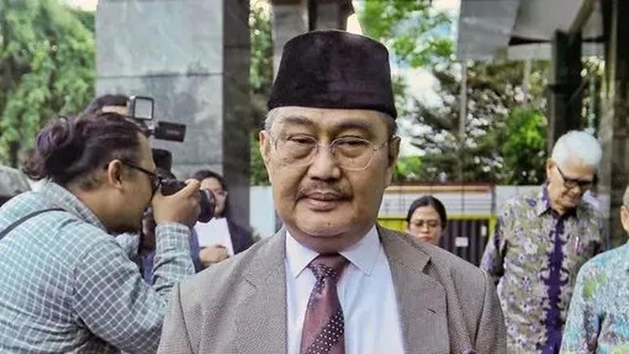 Majelis Kehormatan Mahkamah Konstitusi (MKMK) kembali menggelar sidang dugaan pelanggaran kode etik para hakim konstitusi pada Rabu (1/11).