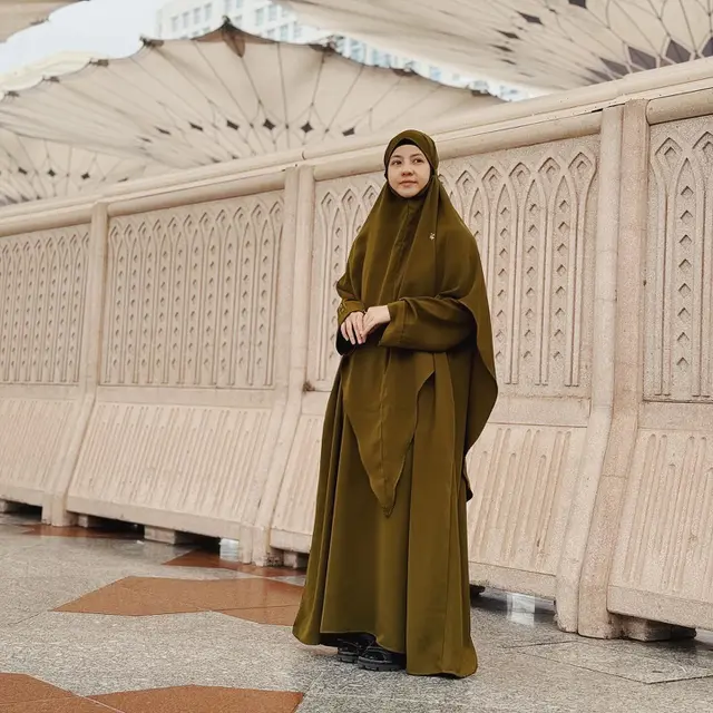 Tampil Tanpa Makeup, Ini 7 Momen Natasha Rizky Jalani Umrah yang Banjir Pujian