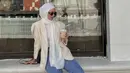 Paula Verhoeven memiliki gaya chic yang maksimal. Ia memadukan tampilan stylish yang tak lekang oleh waktu. [Foto: Instagram/ Paula Verhoeven]