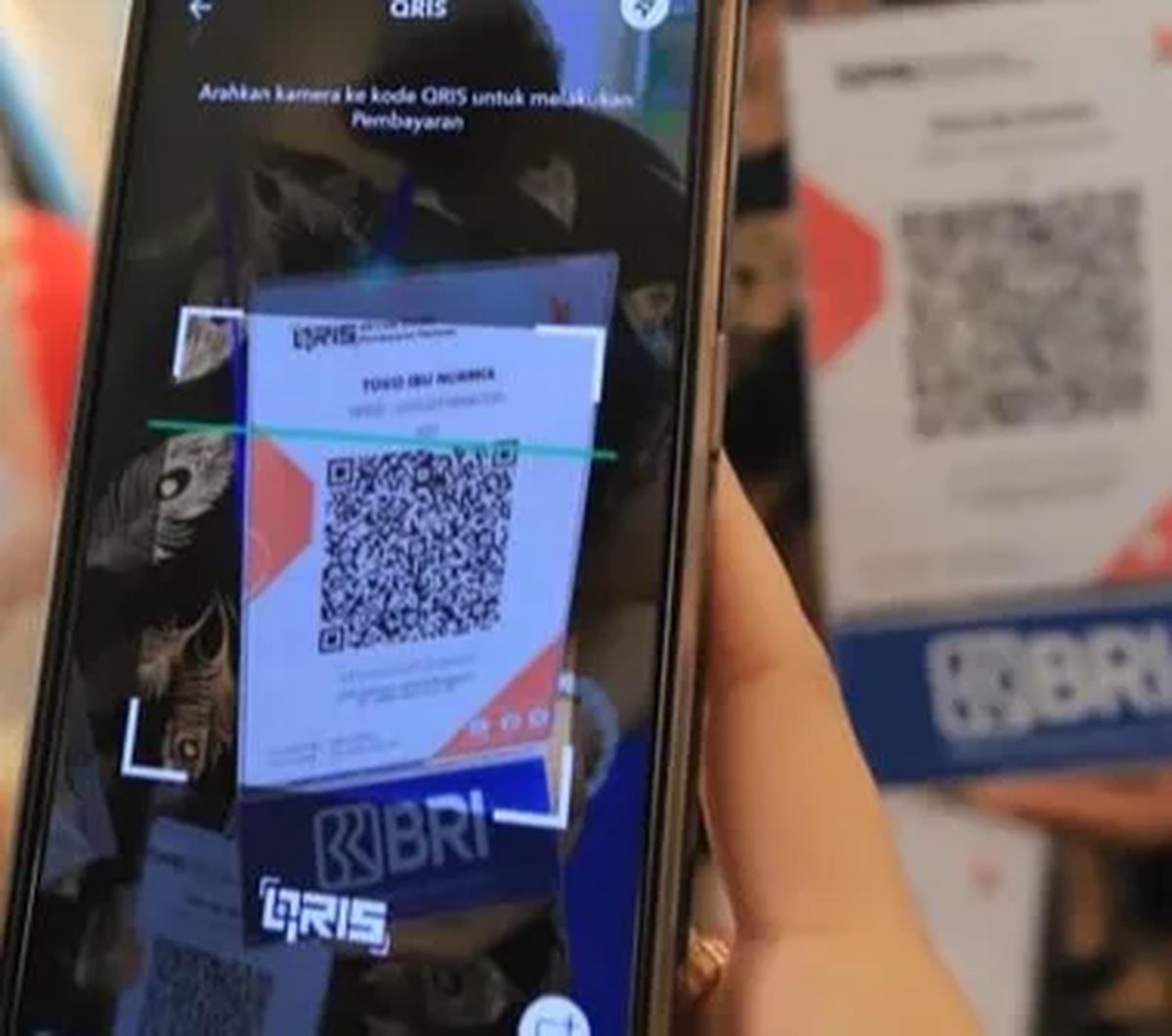 Dengan QRIS antarnegara, transaksi antarnegara tidak perlu lagi mengkonversi atau menukarkan mata uang lagi saat berbelanja di negara yang dikunjunginya, cukup dengan memindai kode QR.