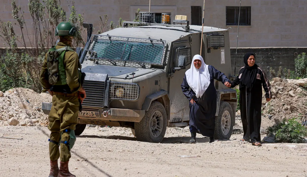 Militer Israel terus melanjutkan operasinya di wilayah Tulkarem, Tepi Barat yang diduduki. (Jaafar ASHTIYEH/AFP)