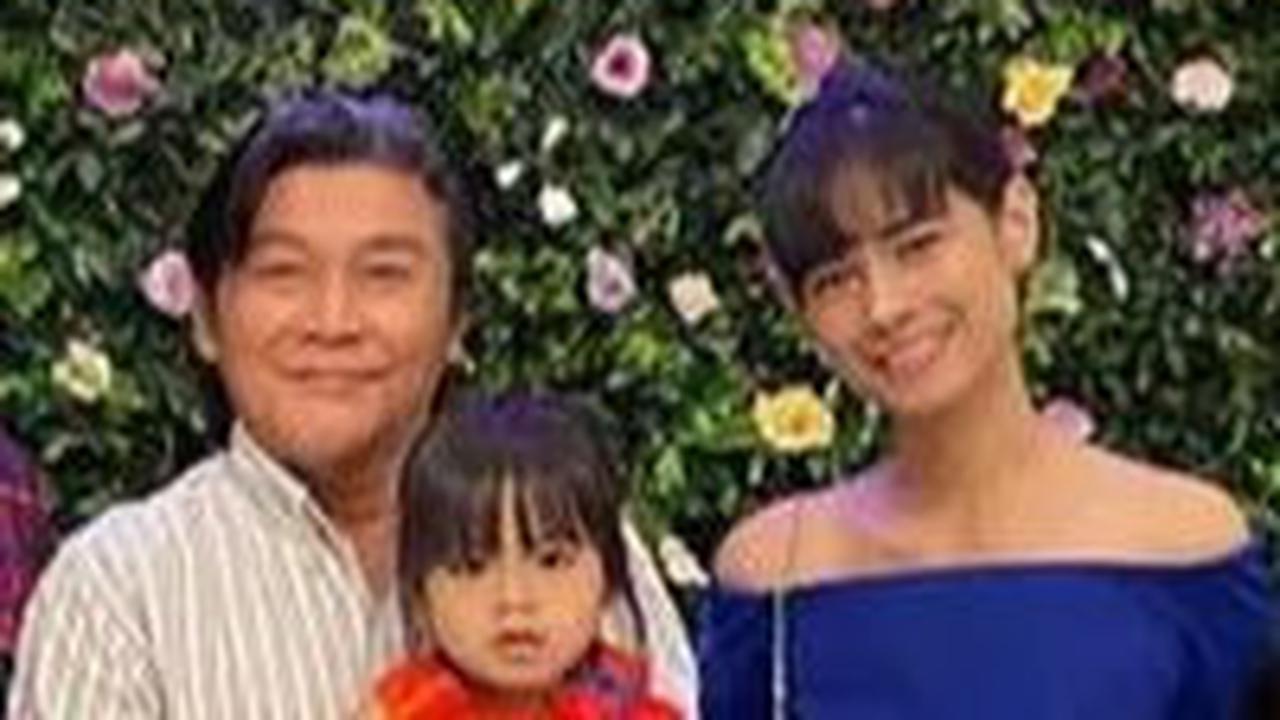 Selisih 31 Tahun, 7 Potret Keharmonisan Willy Dozan dan Rumiyati, Sering Dikira Anak