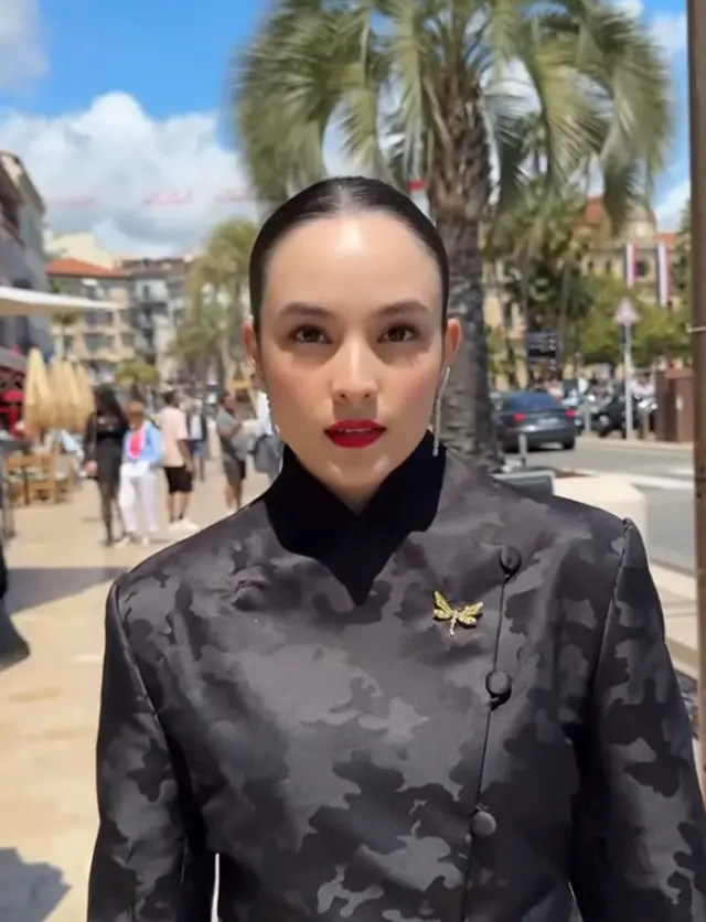 6 Potret gaya Chelsea Islan berkebaya janggan saat melenggang di red carpet Cannes, anggun dan elegan