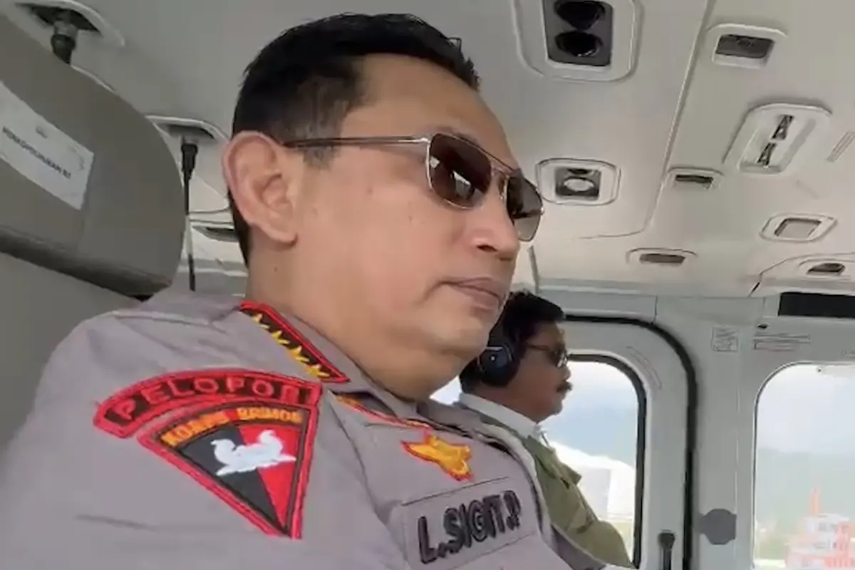 Kapolri Jenderal Listyo Sigit Prabowo saat memantau kesiapan pengamanan arus mudik Hari Raya Idul Fitri 2024.