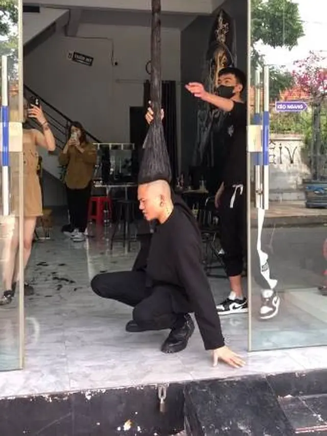 Viral Gaya Rambut Nyeleneh Menjulang ke Atas, Mirip Gon di Anime Hunter X Hunter