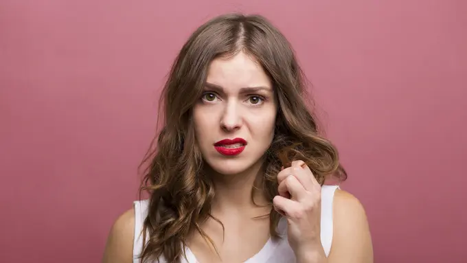 Cuaca Panas dan Berpolusi Berpotensi Merusak Rambut, Begini Cara Mengatasinya!