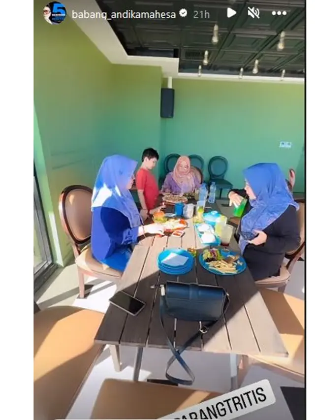 6 Potret Kedekatan Anak Andika Kangen Band dan Ayu Kartika saat Liburan di Jogja