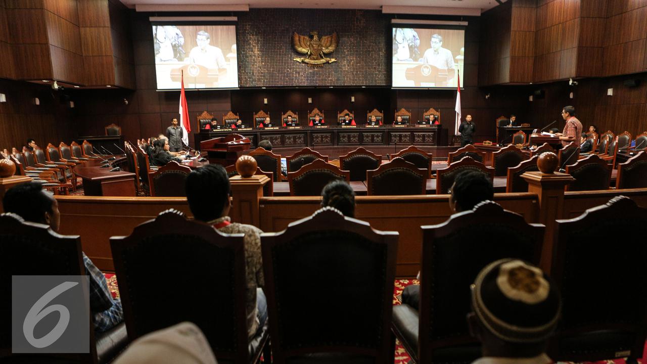 Bambang Widjojanto Hadiri sidang Uji Materi UU KPK di MK