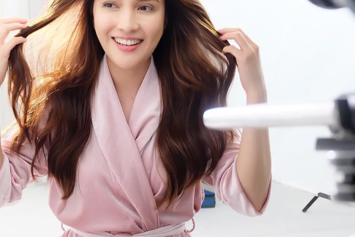 [Bintang] Cantik Memikat Hati, Begini Tampilan Shandy Aulia Tanpa Makeup Tebal