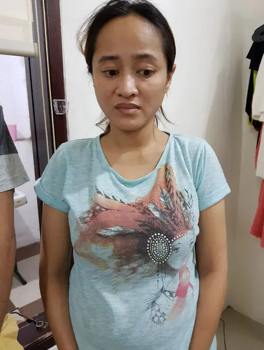 Kemudian tim penyidik pun langsung melakukan penangkapan dan dibawa ke salah satu kamar untuk penggeledahan ditemukan shabu 0,38 gram di ban pinggang celana yang dimodifikasi. (Istimewa)