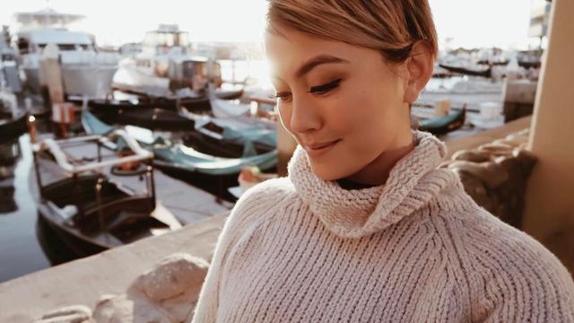 [Bintang] Jadi Brand Ambassador Brand Makeup Ternama, Ternyata Agnez Mo Lebih Kece dengan Dandanan Ini