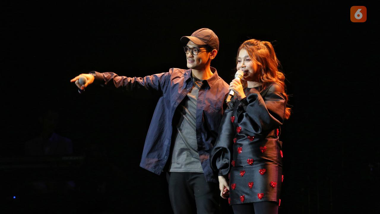 [Fimela] Duet Rossa dan Afgan di festival musik Love Fest 2020