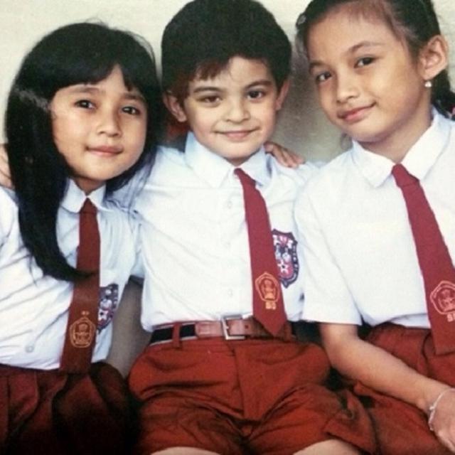 Potret Jadul 6 Pesinetron Cowok Pakai Seragam SD, Tampak Imut