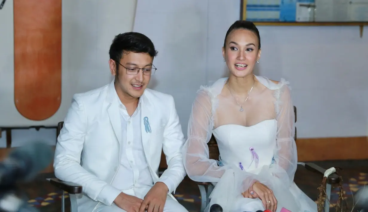 Seperti yang diketahui, pada 7 Juli 2018, keduanya menggelar resepsi berkonsep intimate di Lombok. Setelah itu, mereka kembali menggelar resepsi di kawasan Sunda Kelapa, Jakarta Utara, Minggu (15/7/2018). (Adrian Putra/Bintang.com)