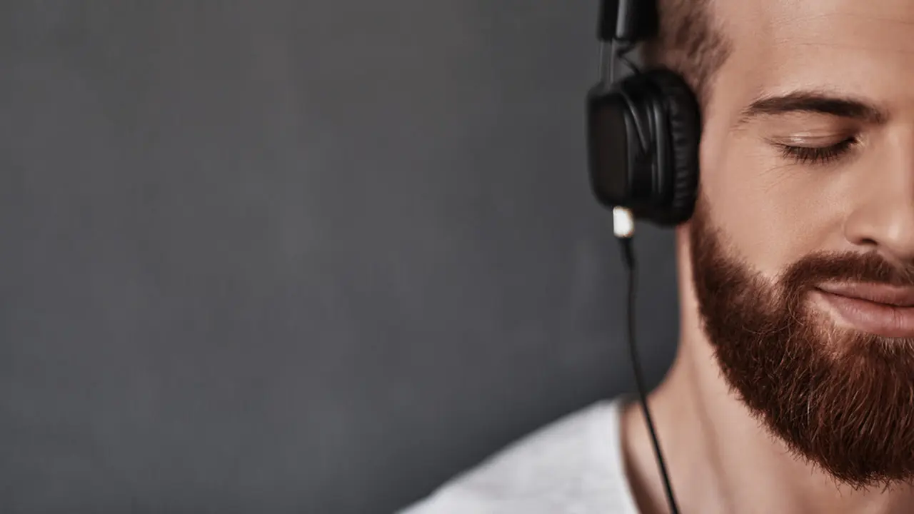 Waspada, Berlebihan Pakai Headphone Timbulkan Jerawat di Telinga