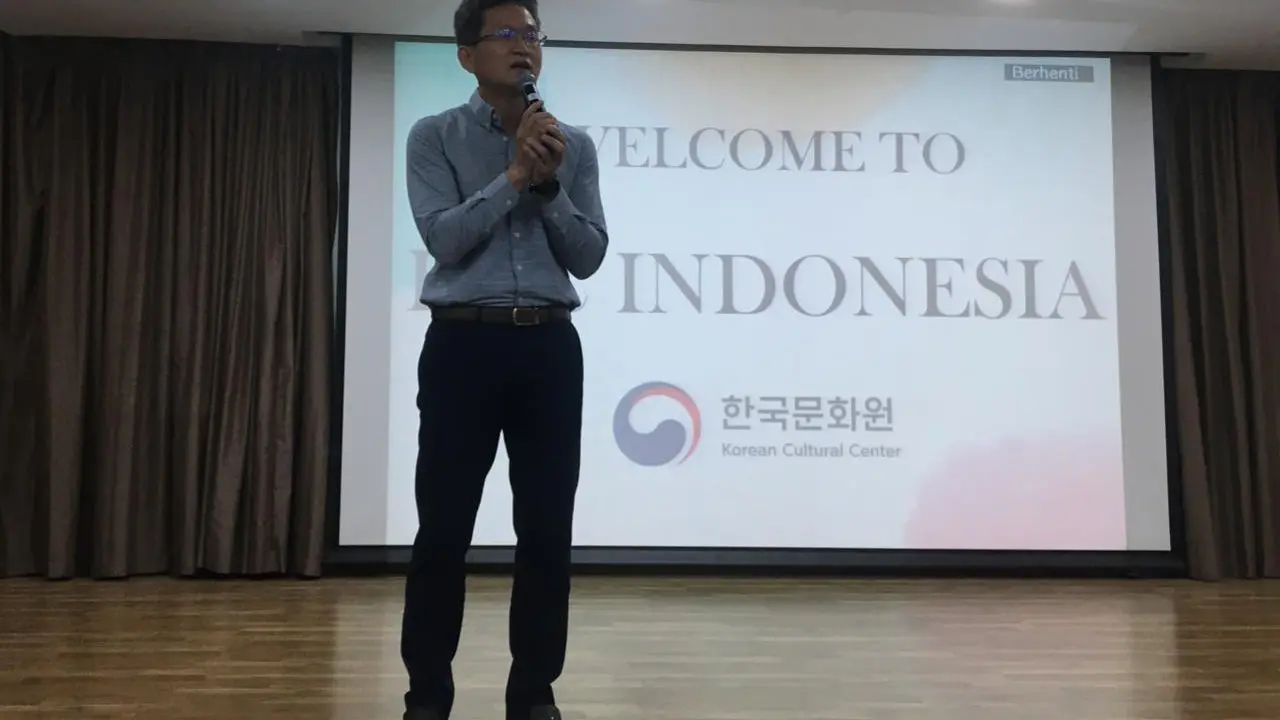 Direktur Korea Culture Center (KCC) Indonesia, Chun Young-Poung menyampaikan sambutan. (Liputan6.com/Afra Augesti)