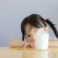 Bolehkah Anak Diberikan Susu Kental Manis? (Gundam Al.Shutterstock)