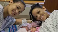 Kakak Beradik Lahirkan Bayi Beda 15 Menit