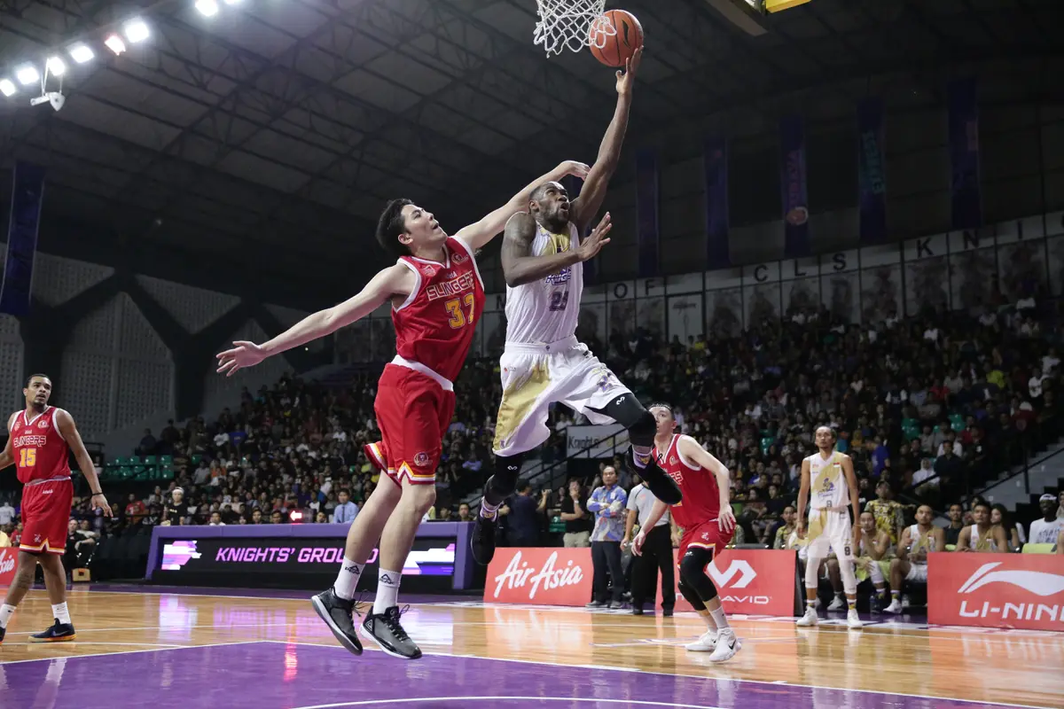 Aksi Decorey Aaron saat CLS melawan Slingers