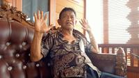 Gubernur Sulawesi Tengah, Rusdy Mastura saat memberi pernyataan pasca demo ricuh di Parigi Moutong yang menewaskan seorang warga, Minggu (13/2/2022). (Foto: Heri Susanto/ Liputan6.com).