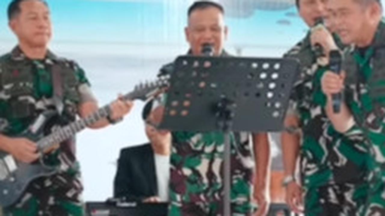 Momen Panglima TNI dan KEpala Staf Tampil Bareng